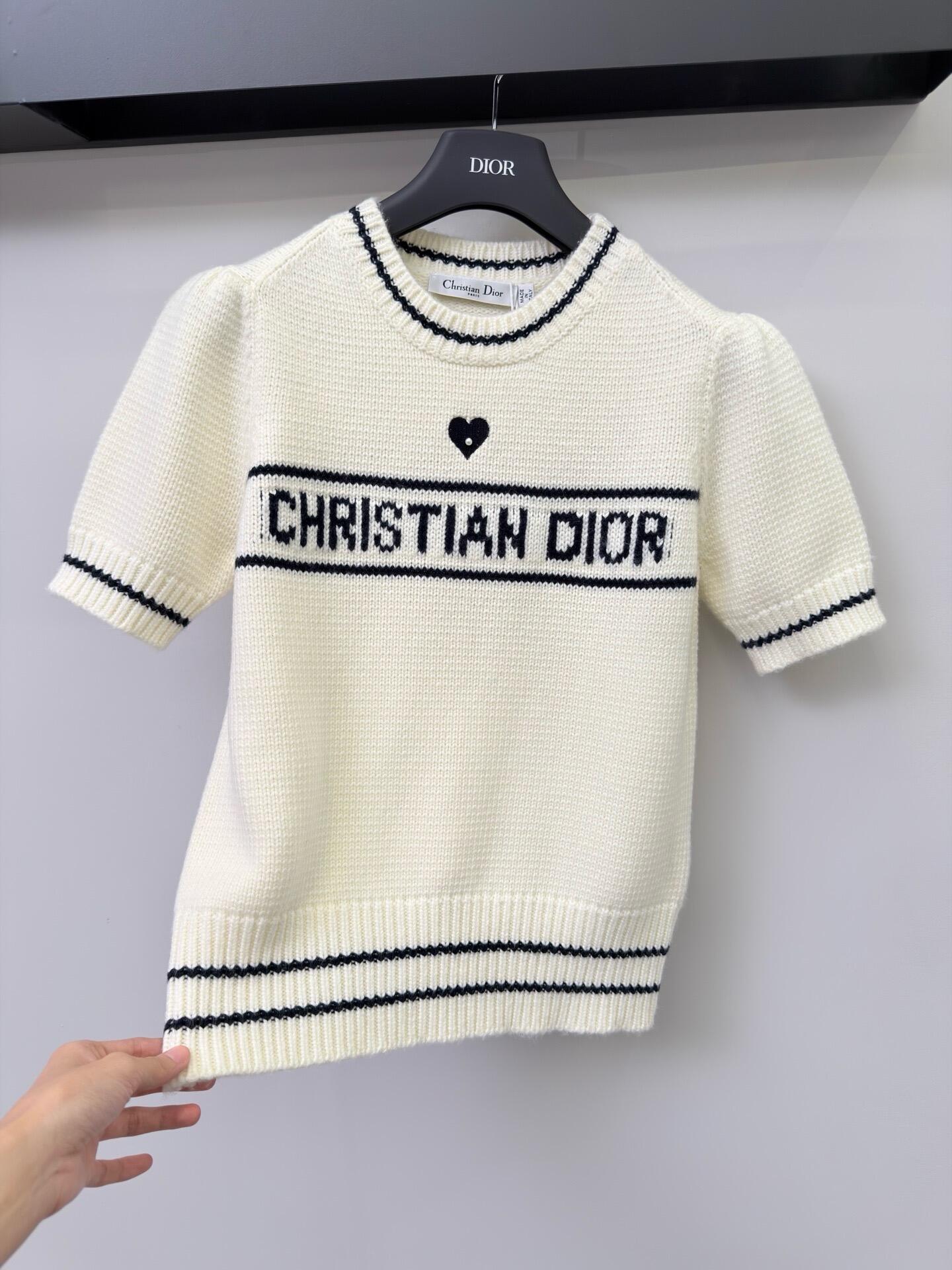 CD NEW love sign cashmere sweater