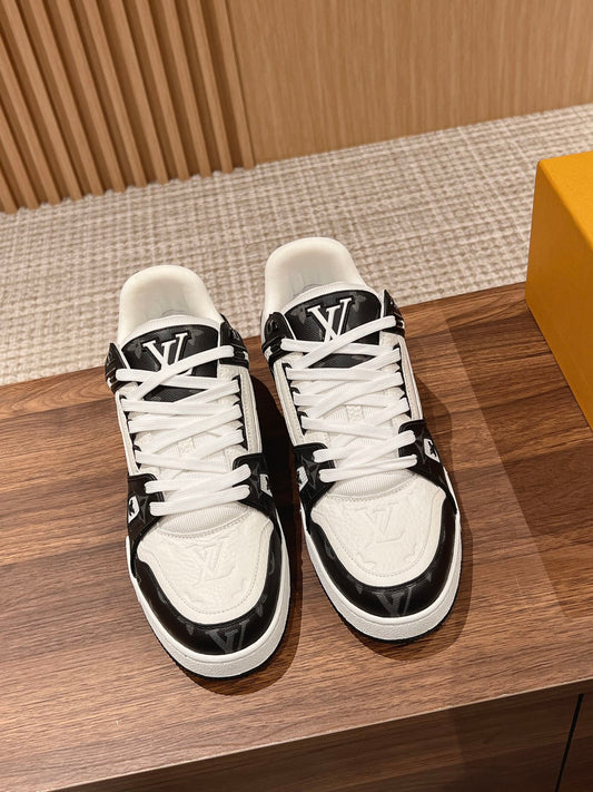 Couple's ๐๐ฟ๐ฎ๐ถ๐ป๐ฒ๐ฟ series latest sports shoes