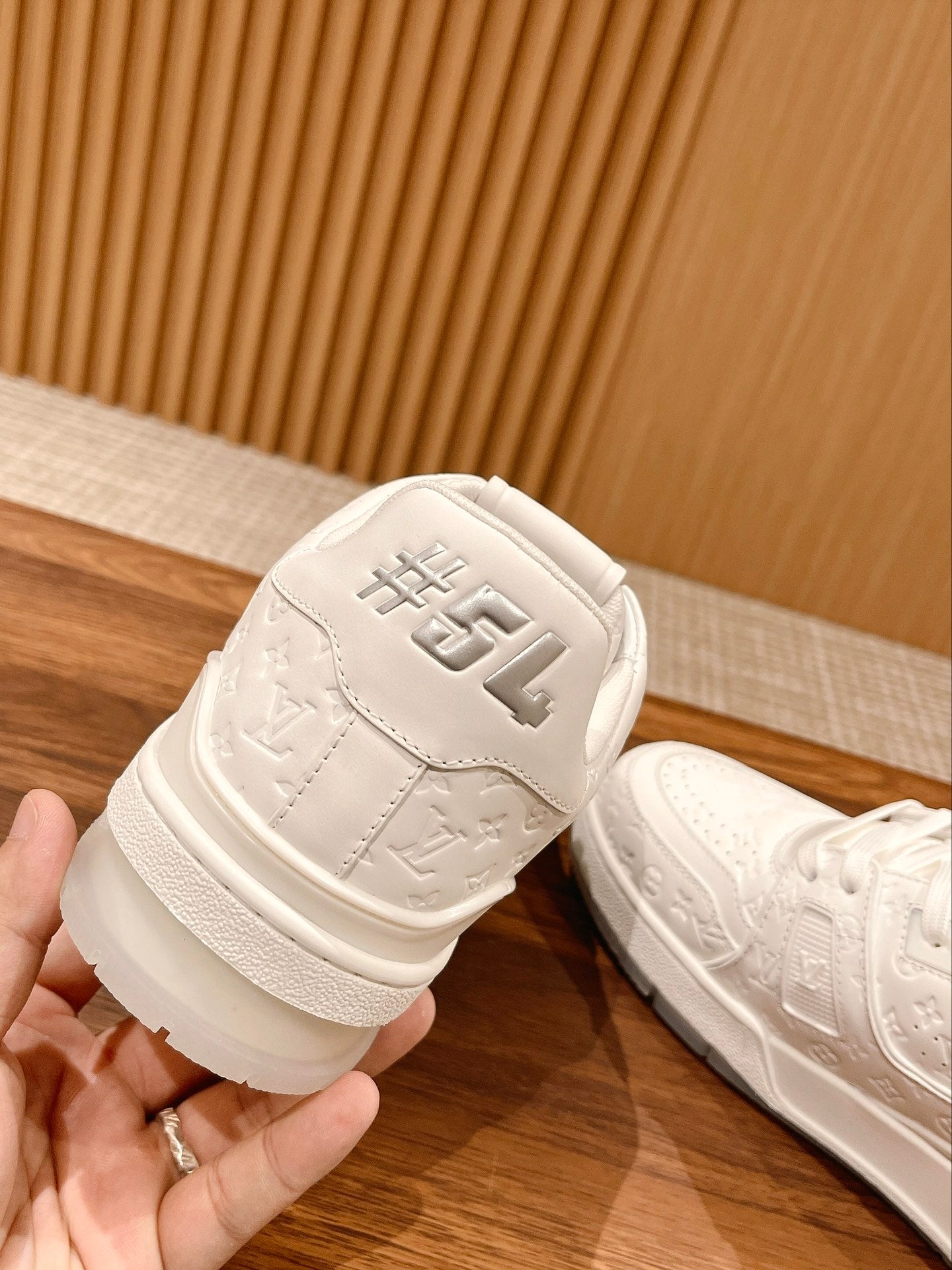 Couple's ๐๐ฟ๐ฎ๐ถ๐ป๐ฒ๐ฟ series latest sports shoes