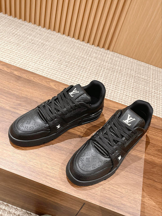 Couple's ๐๐ฟ๐ฎ๐ถ๐ป๐ฒ๐ฟ series latest sports shoes