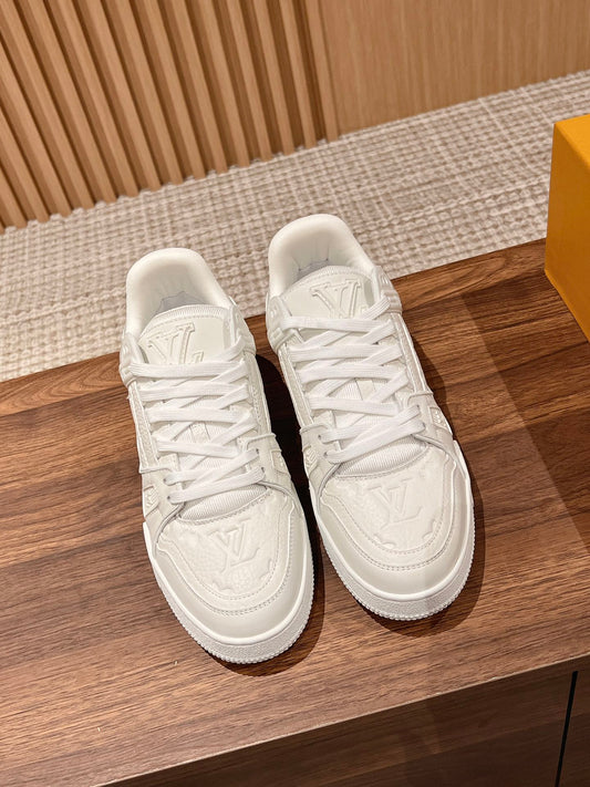 Couple's ๐๐ฟ๐ฎ๐ถ๐ป๐ฒ๐ฟ series latest sports shoes