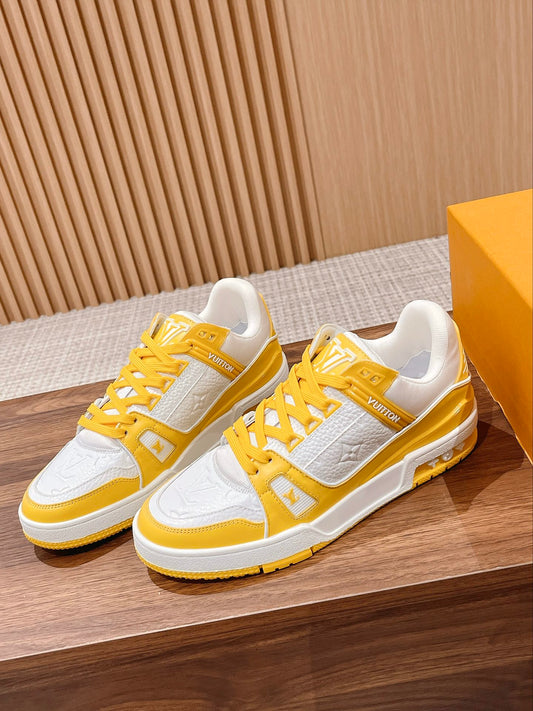 Couple's ๐๐ฟ๐ฎ๐ถ๐ป๐ฒ๐ฟ series latest sports shoes