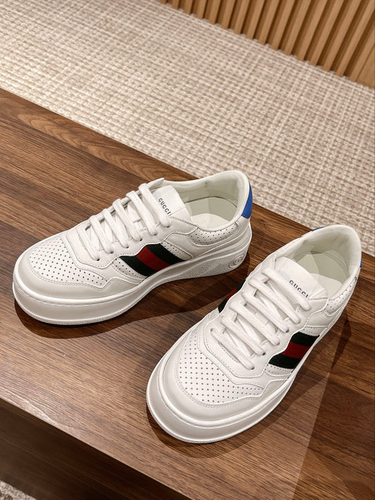 Couple's ๐๐ก๐ฎ๐ง๐ค๐ฒ latest biscuit shoes