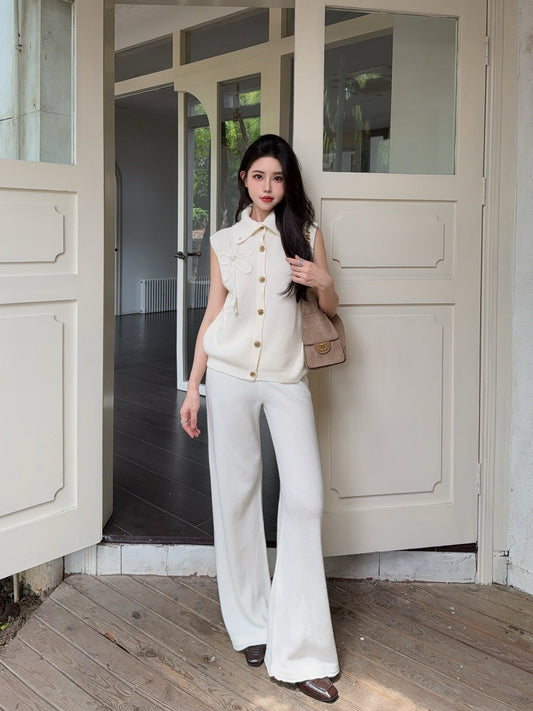 Chan NEW sleeveless knitted suit