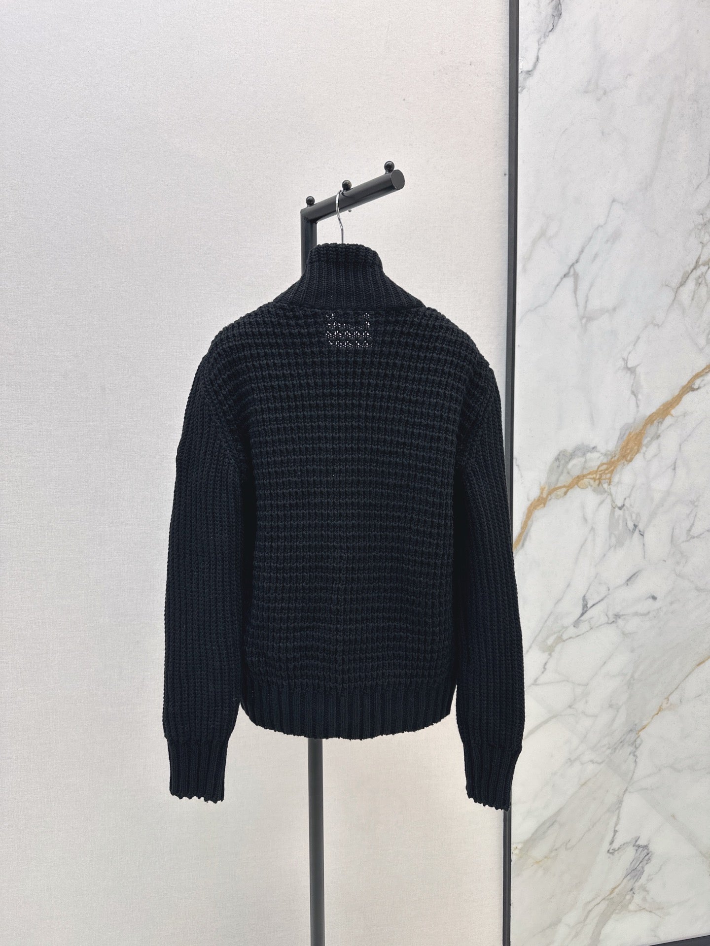 Mocn NEW down jacket