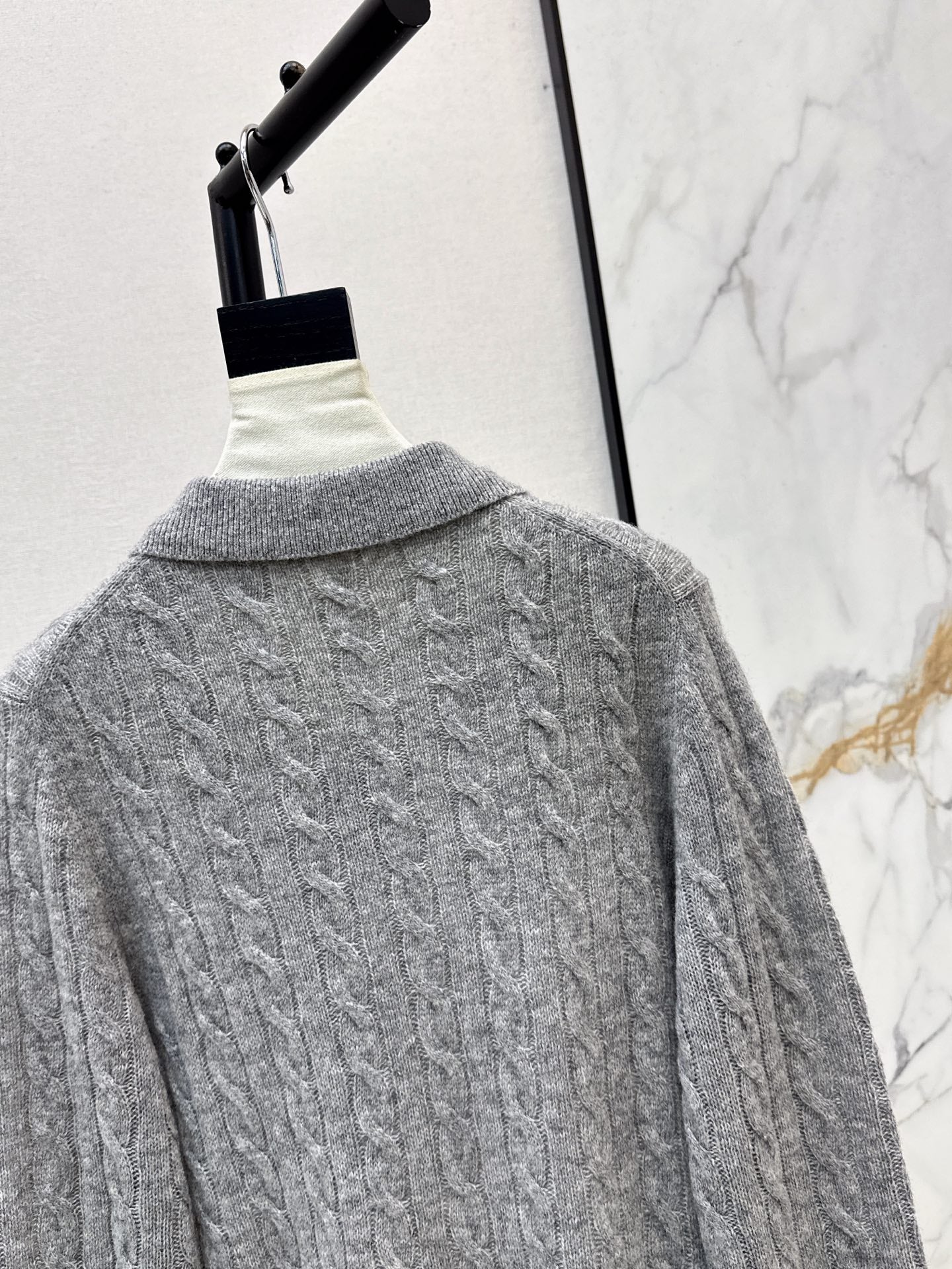 Ra1 NEW knitted sweater