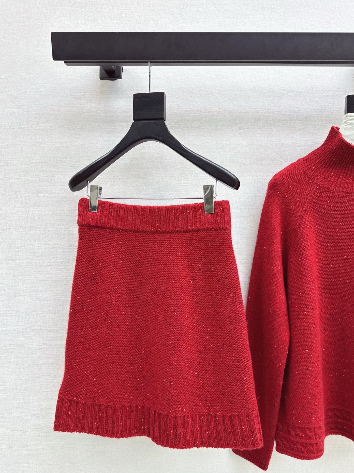 Brun NEW knitted suit