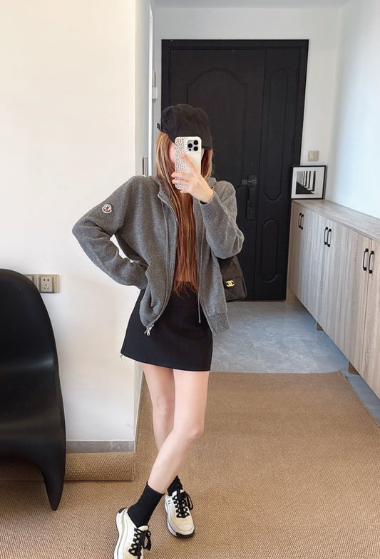 Monc NEW Hooded knitted cardigan