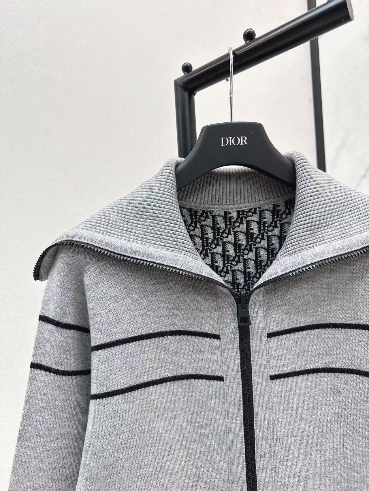 CD NEW Reversible  Jacket