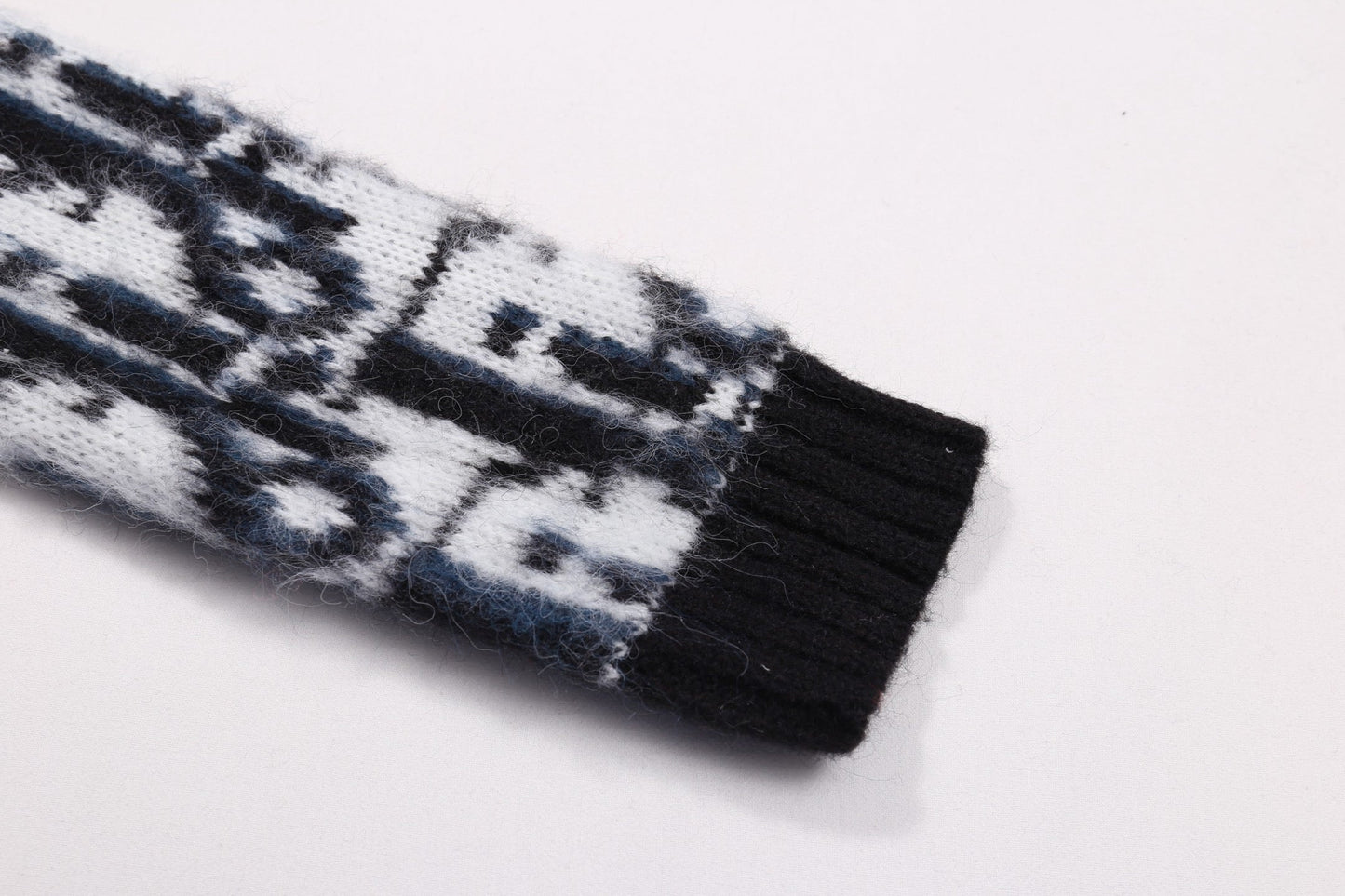 CD New knitted cardigan