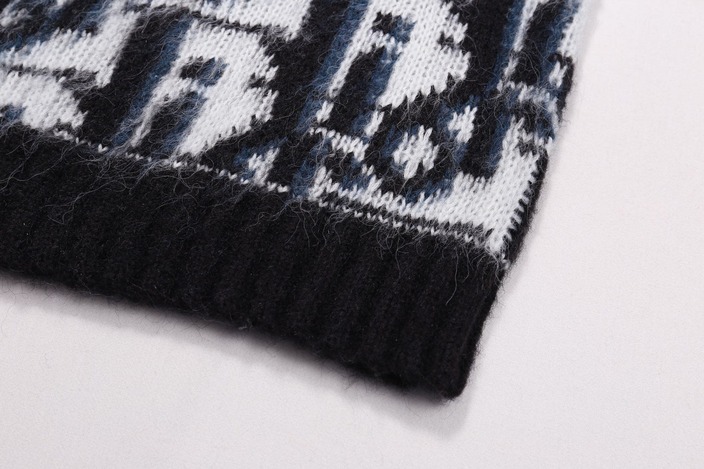 CD New knitted cardigan