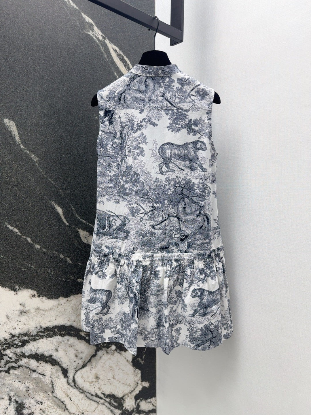 CD NEW printed sleeveless dress