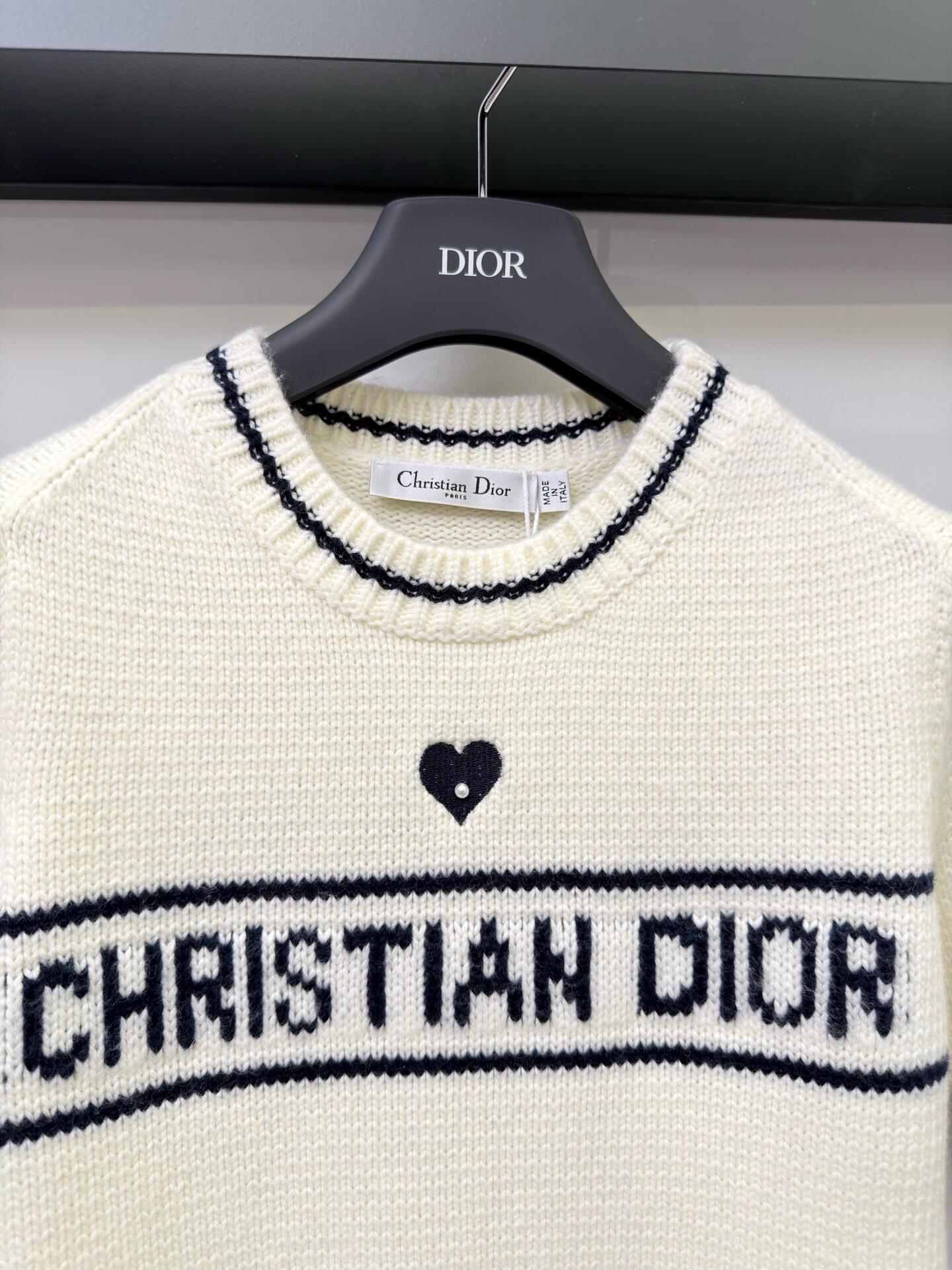 CD NEW love sign cashmere sweater