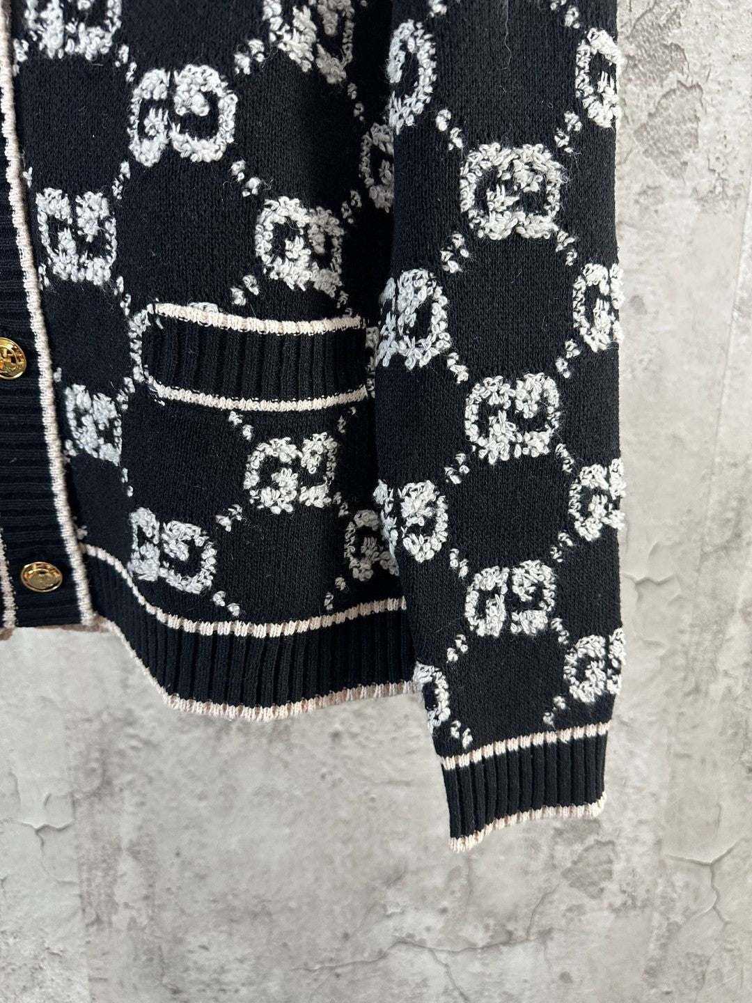 Guc NEW knitted cardigan