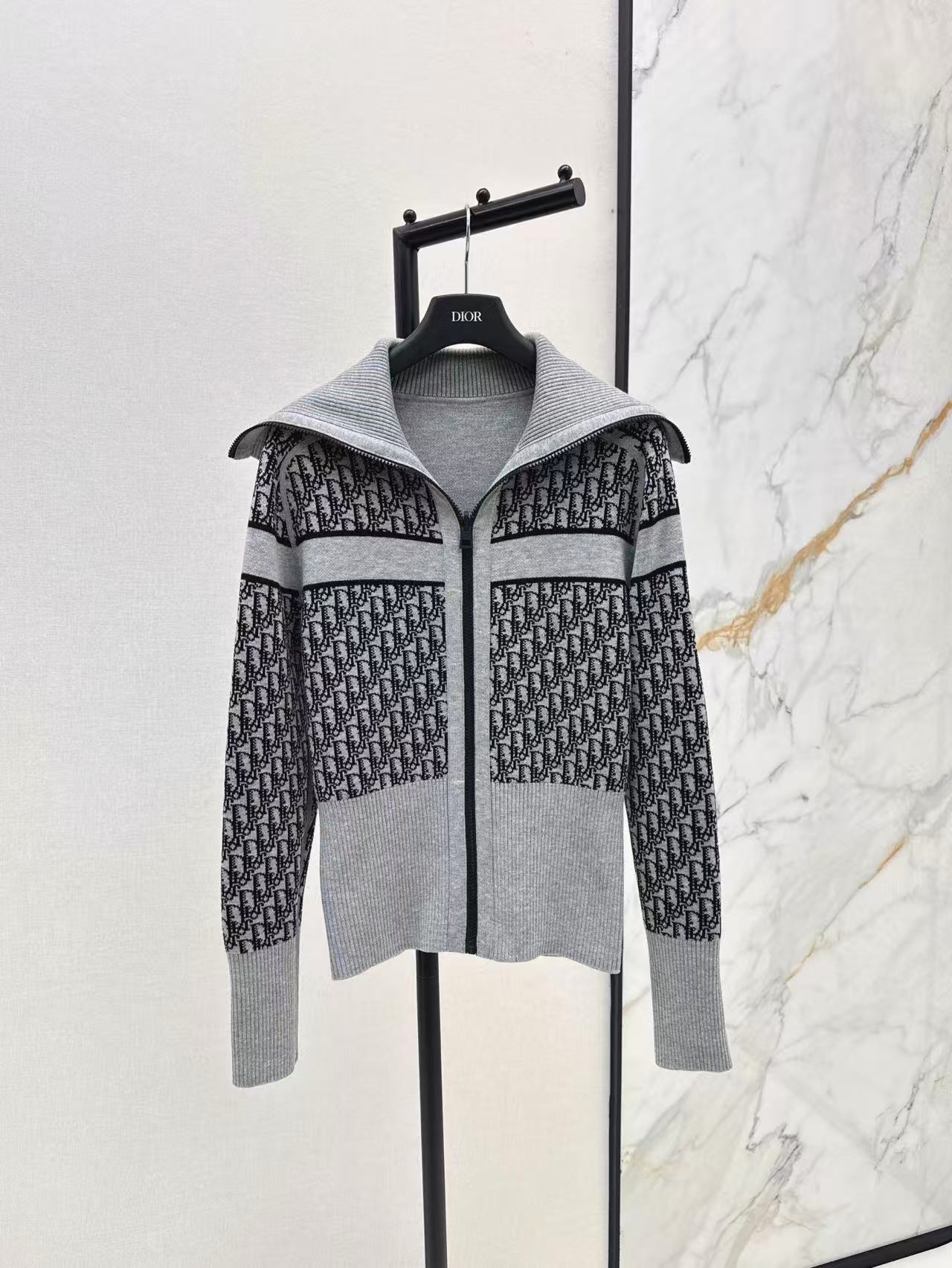 CD NEW Reversible  Jacket