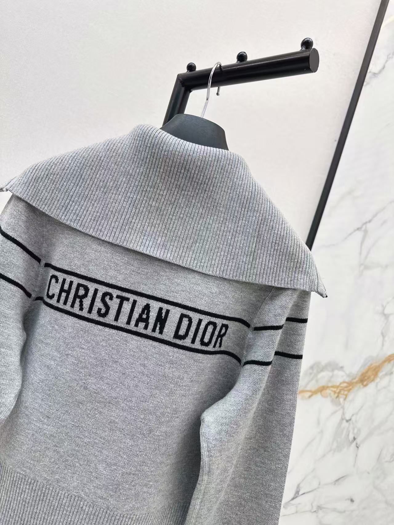 CD NEW Reversible  Jacket