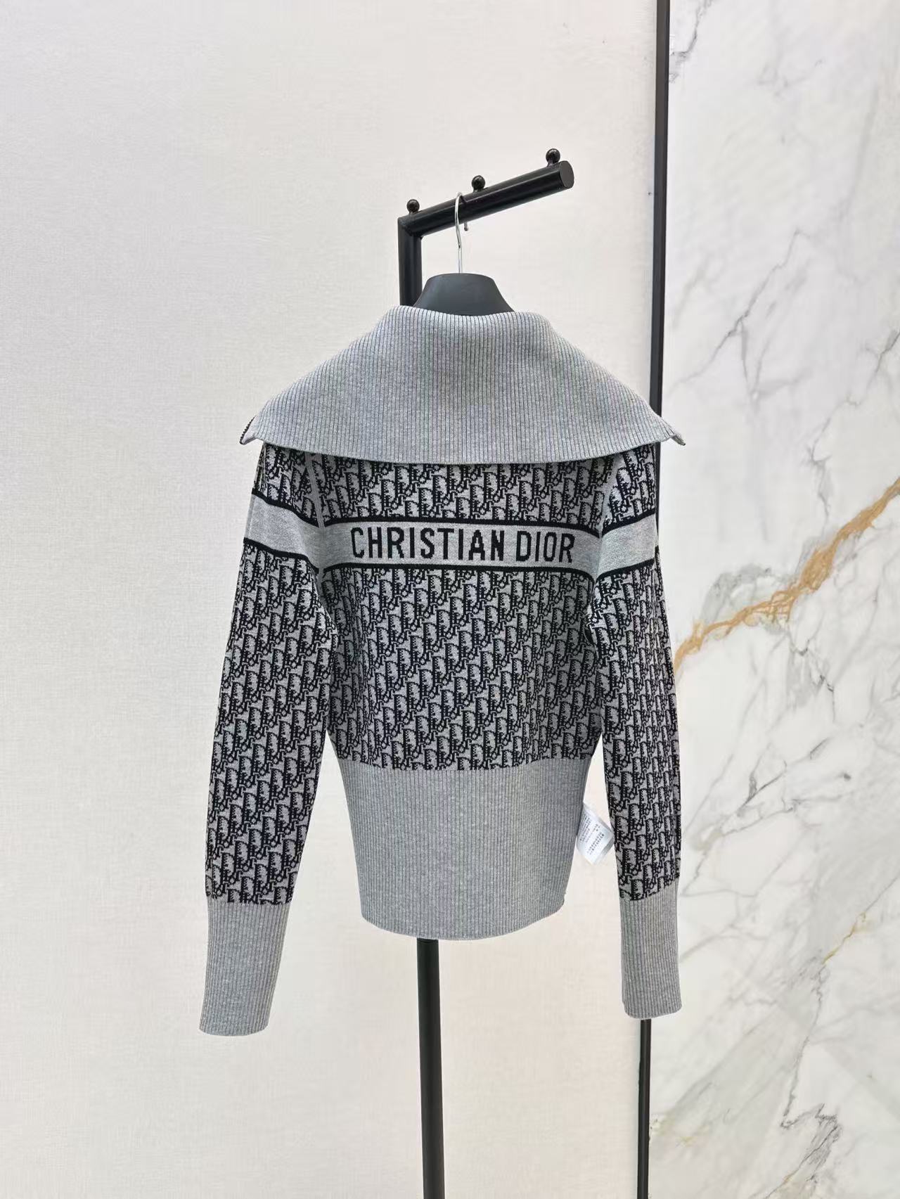 CD NEW Reversible  Jacket