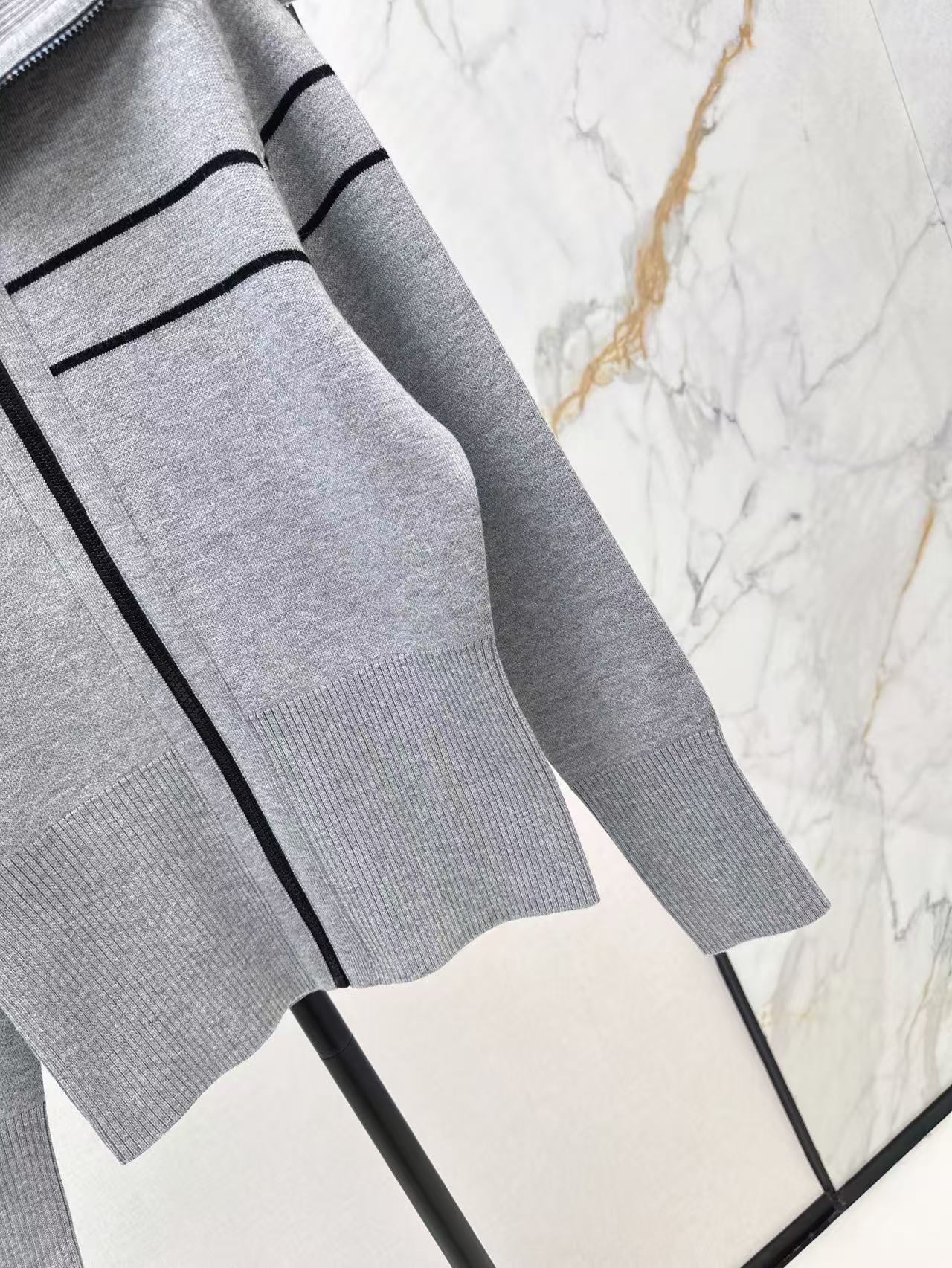 CD NEW Reversible  Jacket