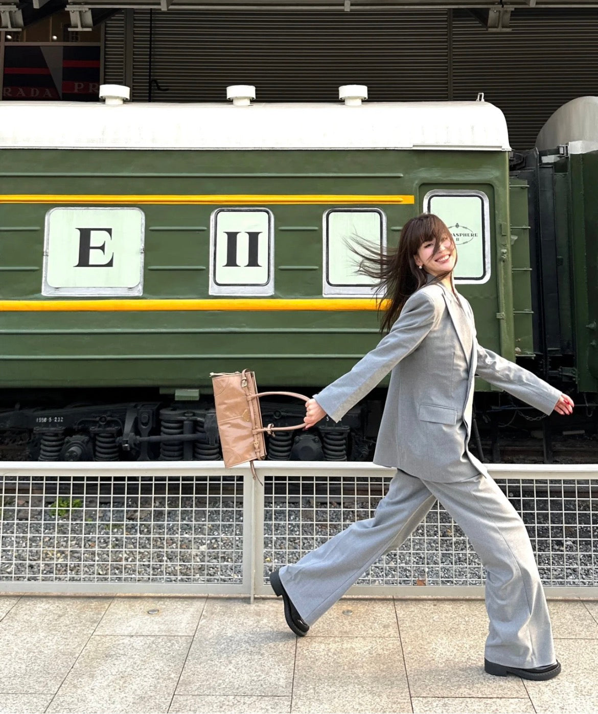 PD LuxSoft Medium leather handbag