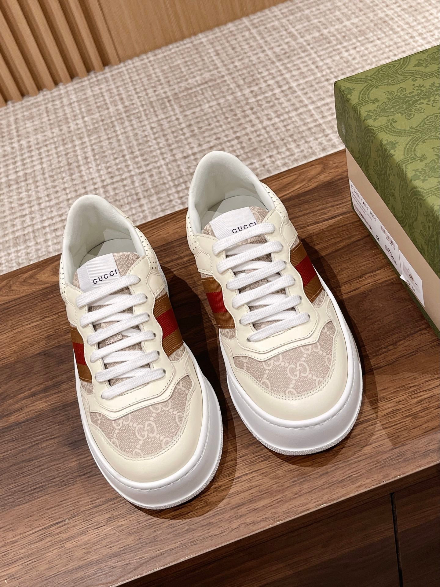 Couple's 𝐂𝐡𝐮𝐧𝐤𝐲  latest biscuit shoes