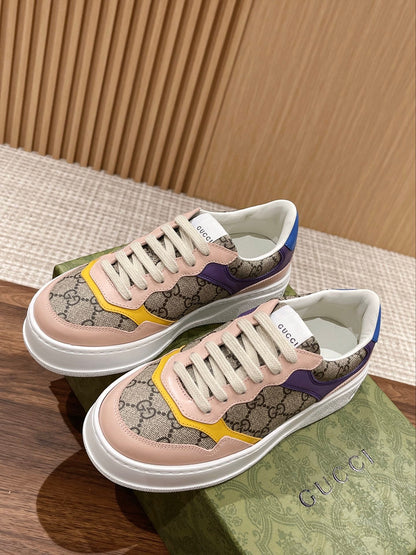 Couple's 𝐂𝐡𝐮𝐧𝐤𝐲  latest biscuit shoes