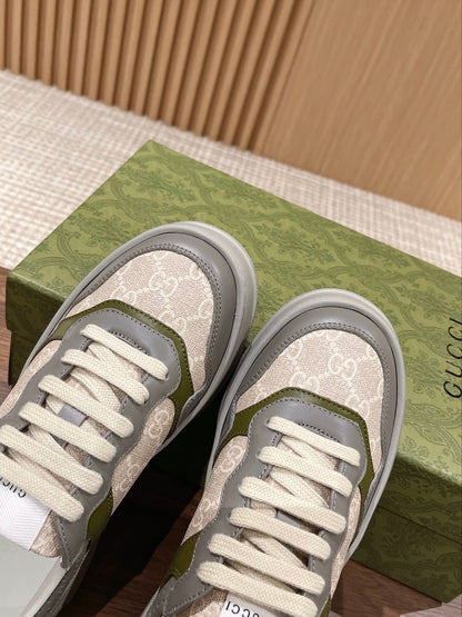 Couple's 𝐂𝐡𝐮𝐧𝐤𝐲  latest biscuit shoes