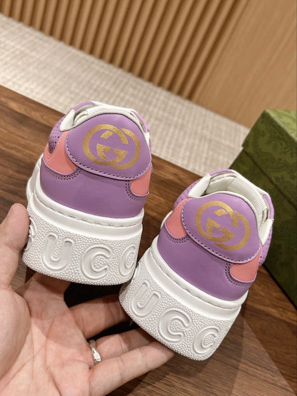 Couple's 𝐂𝐡𝐮𝐧𝐤𝐲  latest biscuit shoes