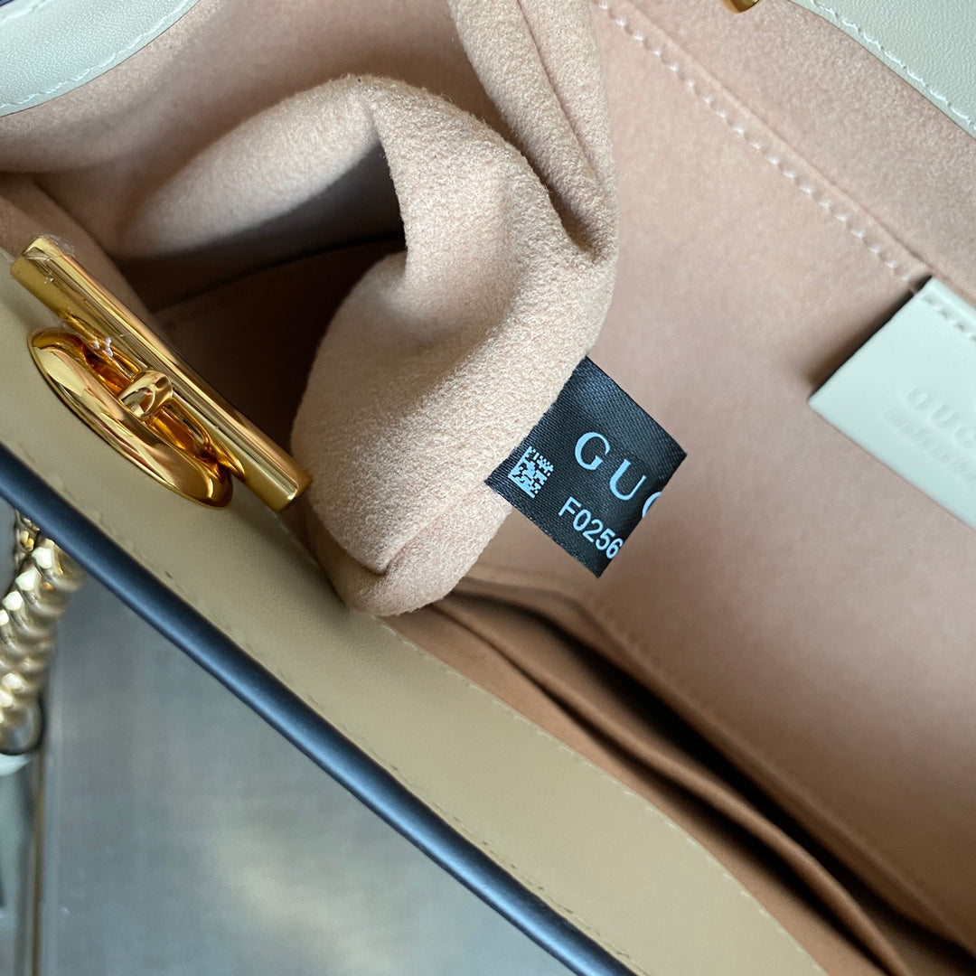 GC Padlock small shoulder bag Beige/ebony GG Supreme canvas, with brown leather detail