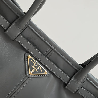 PD LuxSoft Medium leather handbag