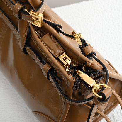 PD LuxSoft Medium leather handbag