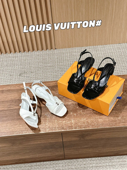 𝐋𝐎𝐔𝐈𝐒*New square buckle