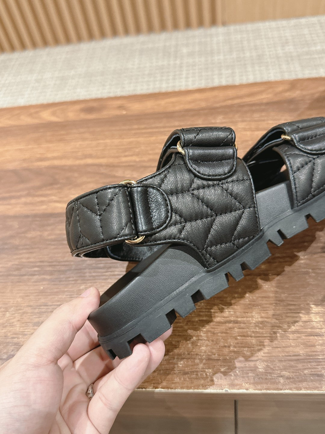 𝐌𝐈*𝐌𝐈* New sandals