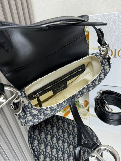 High version 💯 D* saddle bag