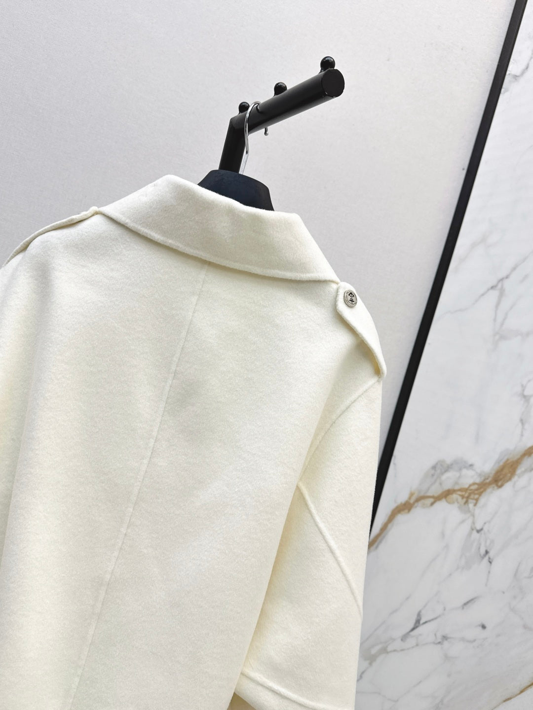 CD 25fw Cashmere coat