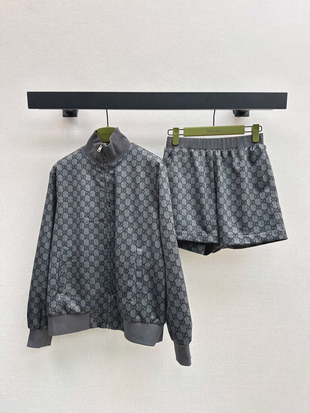 Guc 25fw sports suit