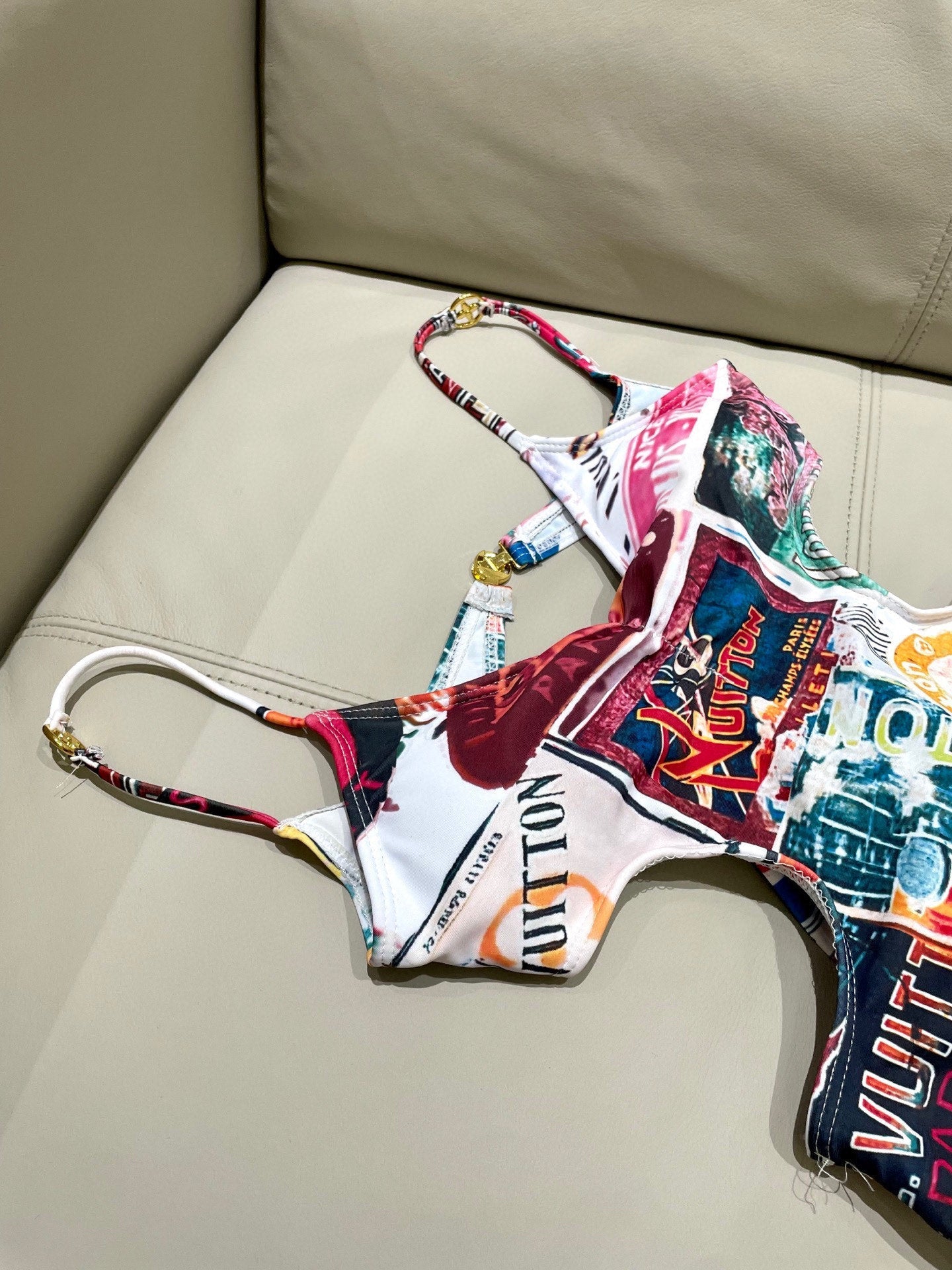 New style L swimsuit