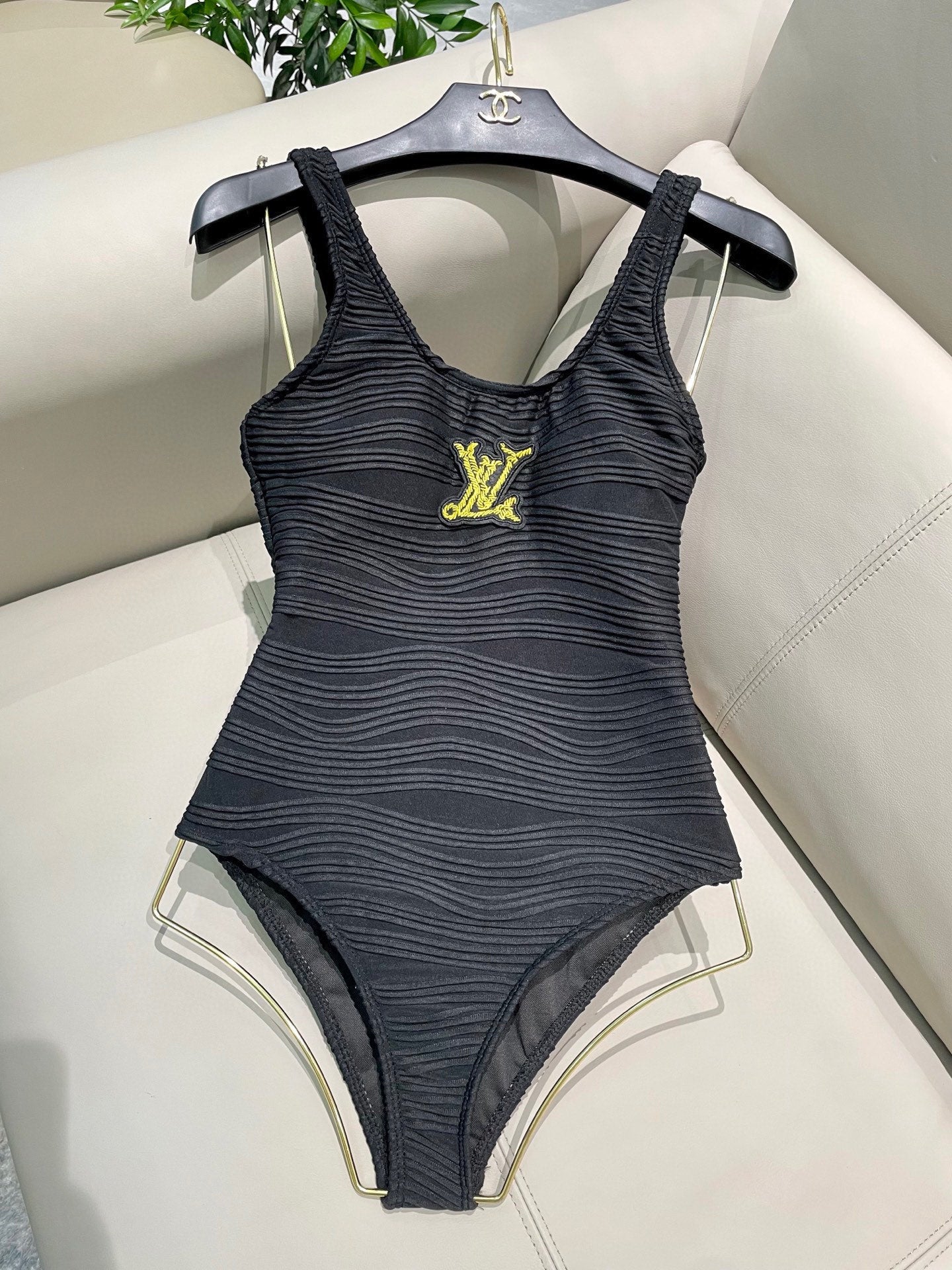 New style L swimsuit