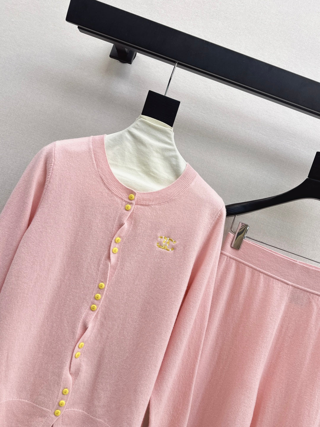 CD New embroidered cardigan set