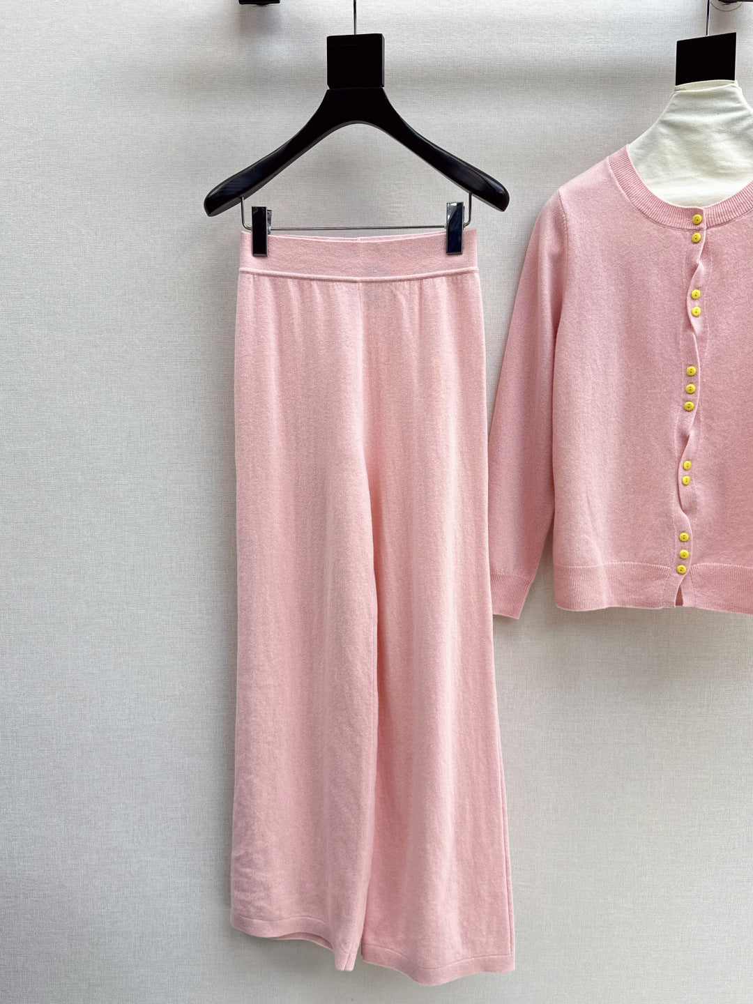 CD New embroidered cardigan set