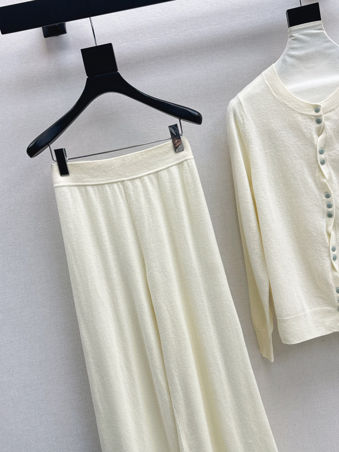 CD New embroidered cardigan set