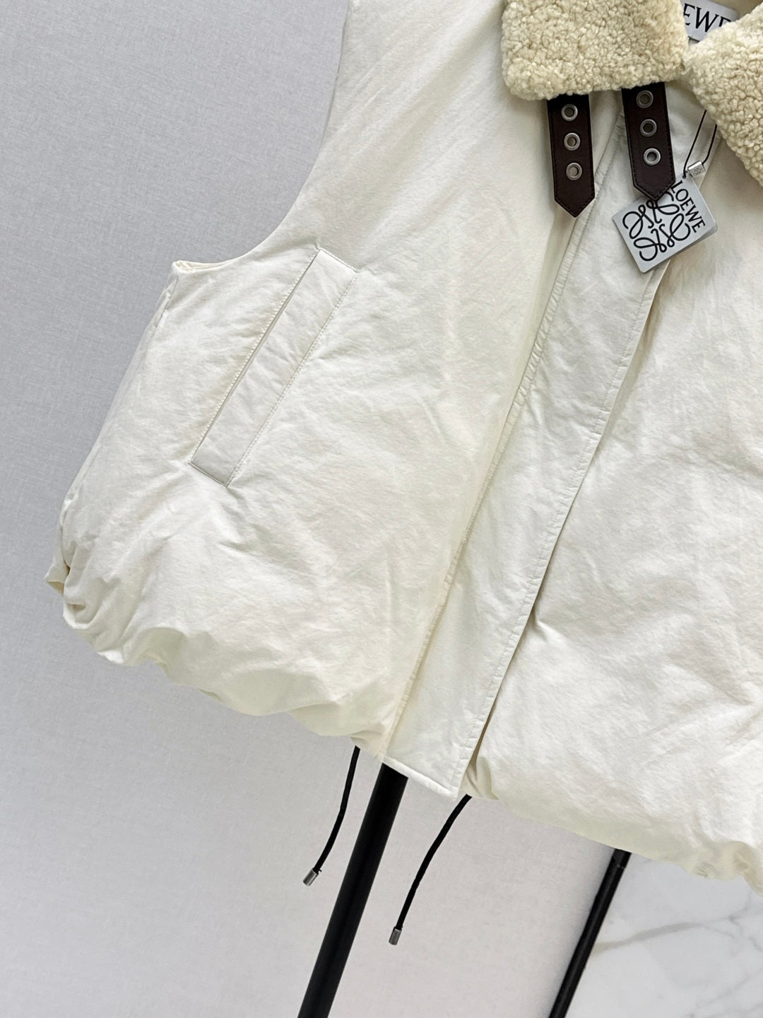 Loe New Vest down jacket