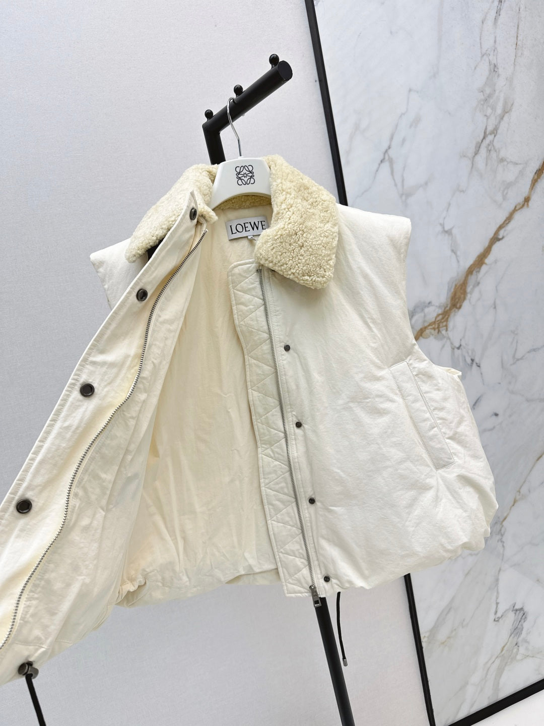 Loe New Vest down jacket