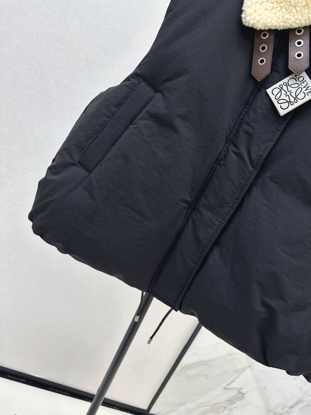 Loe New Vest down jacket