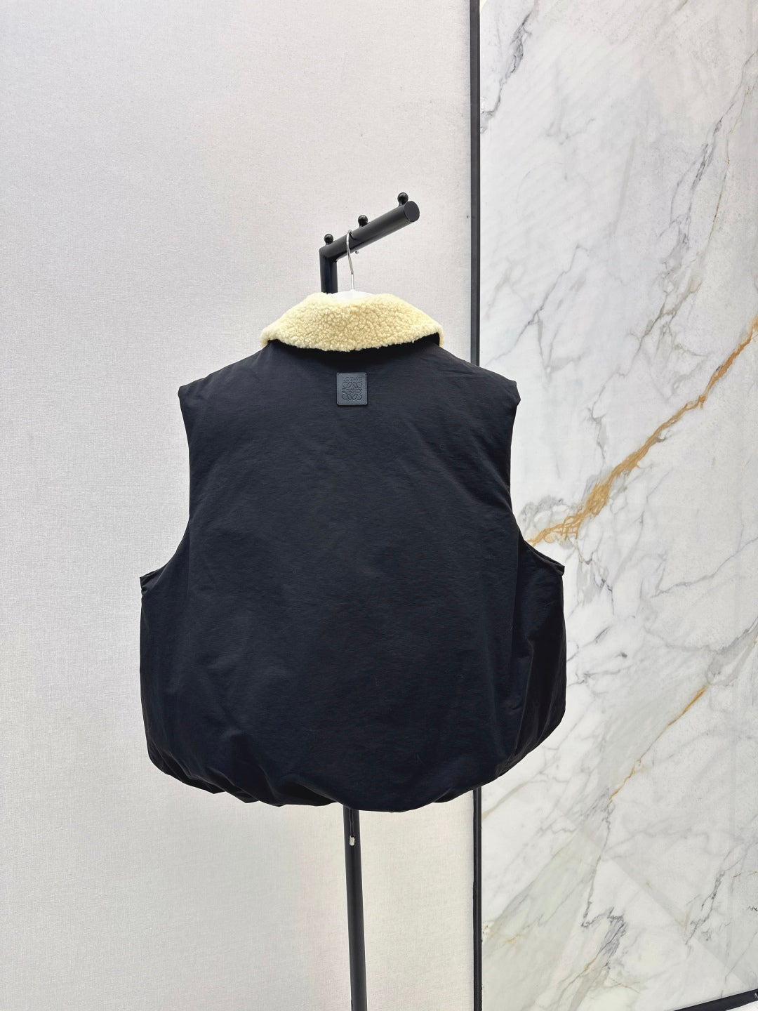 Loe New Vest down jacket