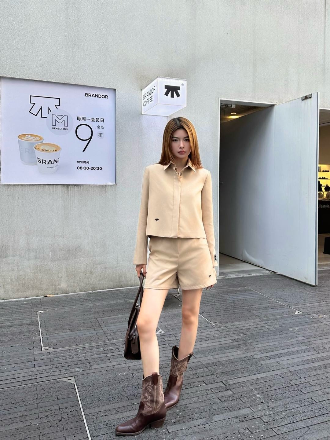 CD New embroidery suit