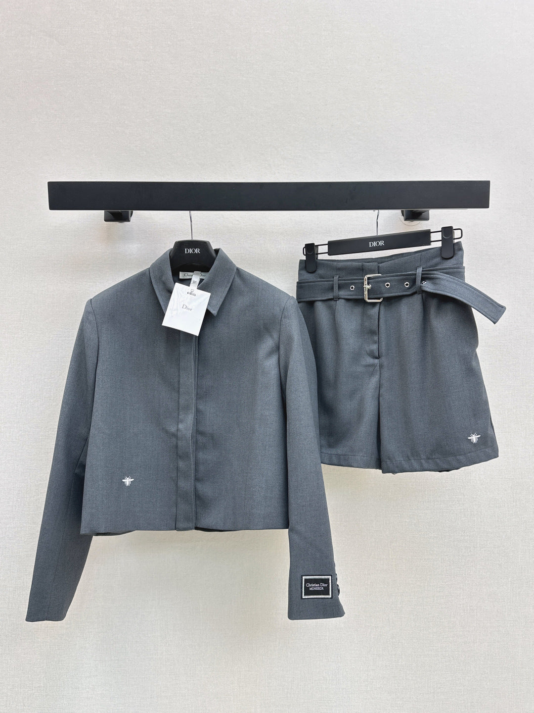 CD New embroidery suit