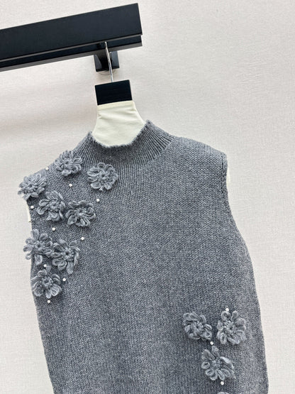 Chan  New knitted vest