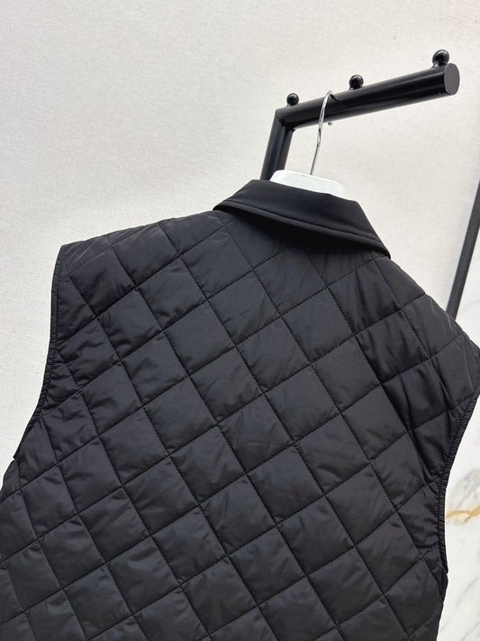 Monc  New Diamond-patterned lightweight lapel padded vest
