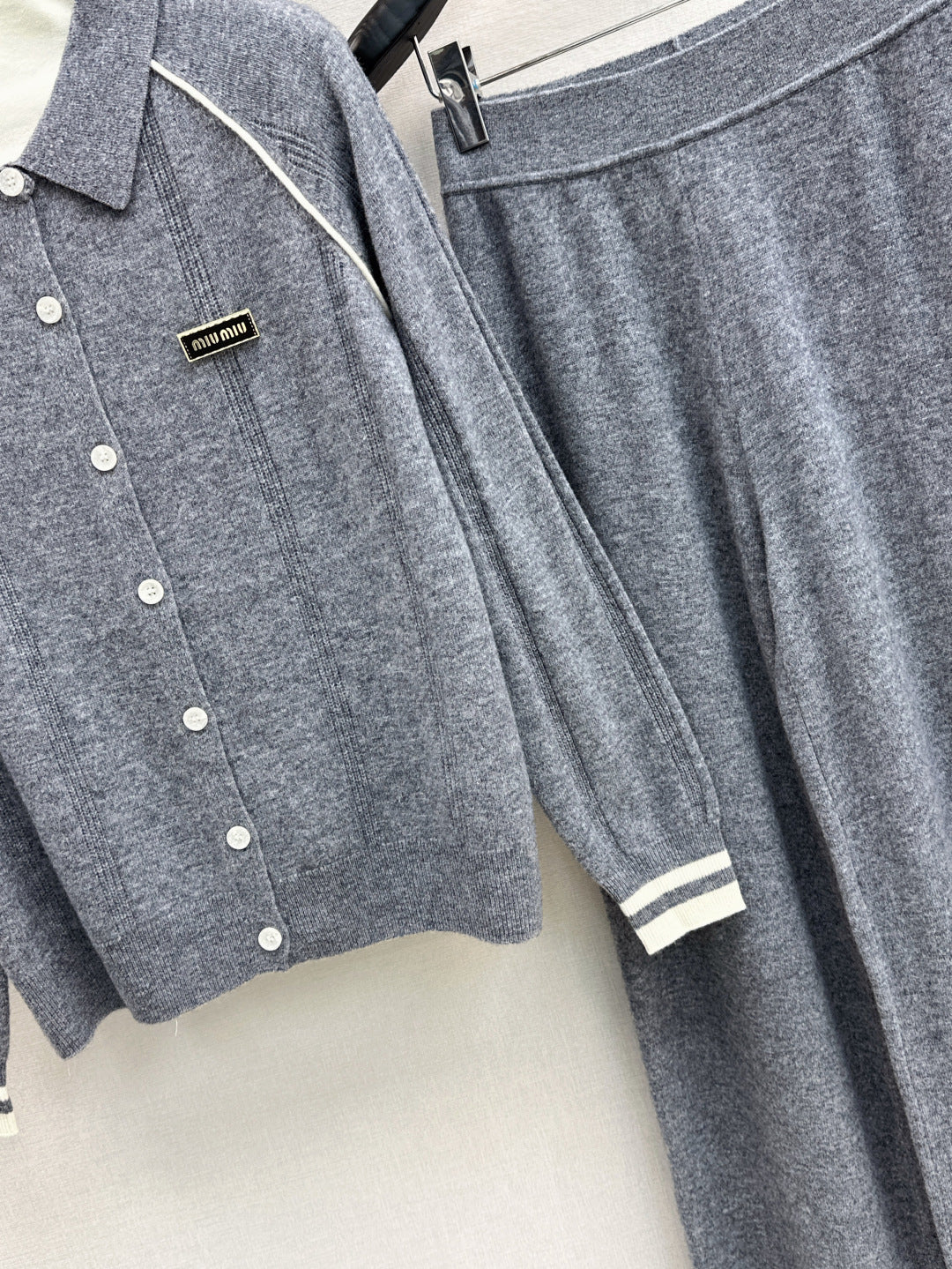 Miu New knitted suit