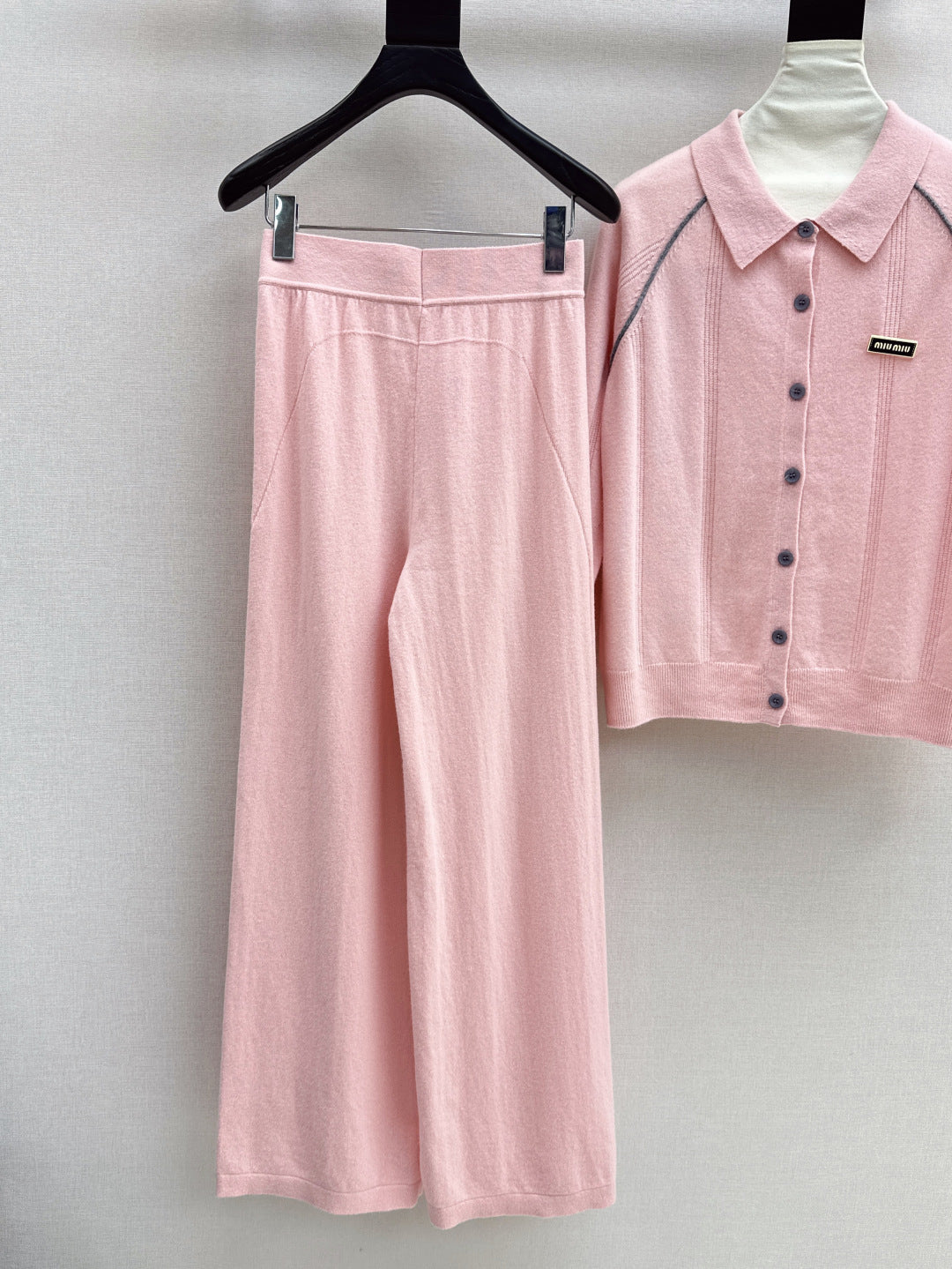 Miu New knitted suit